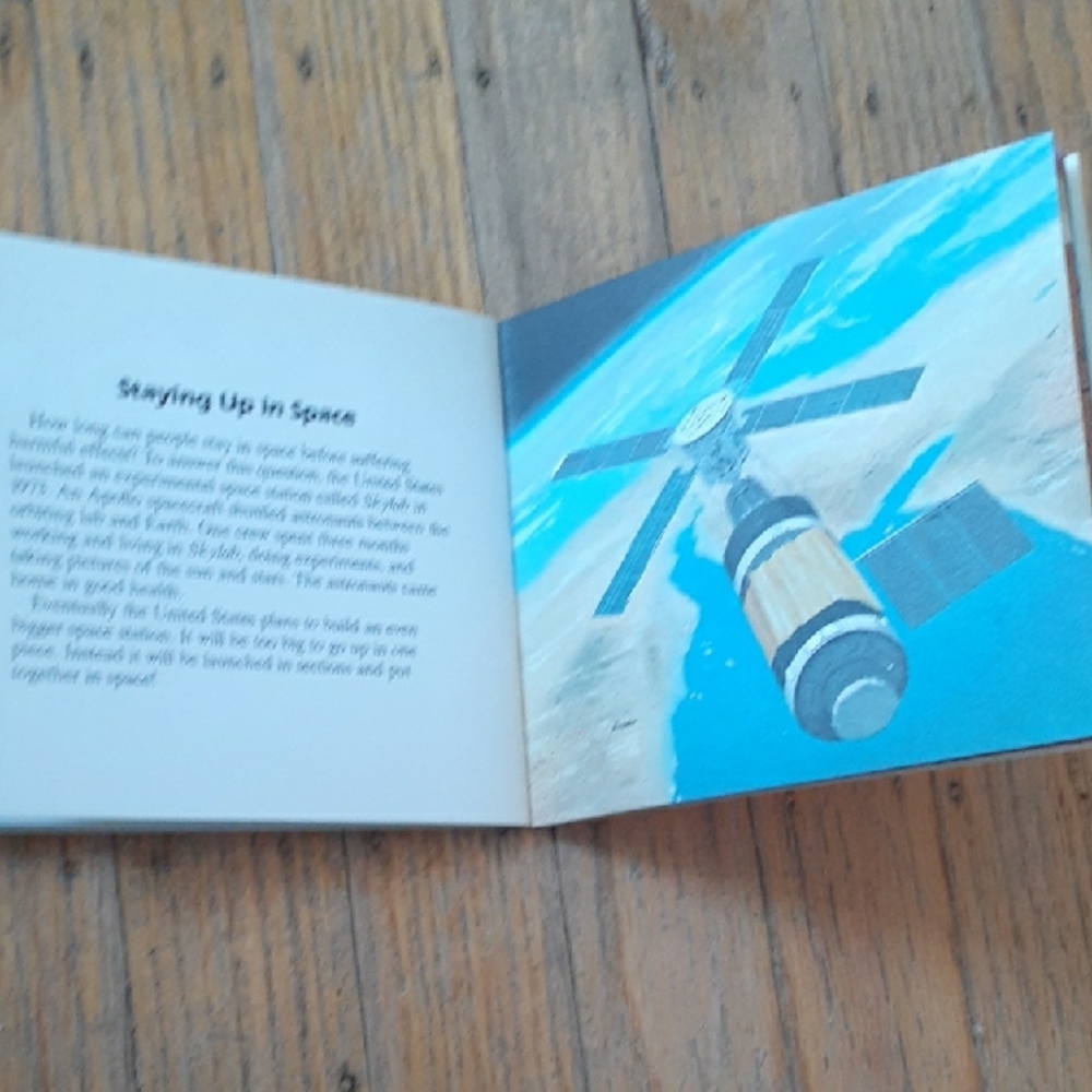 Star Wars Book About Flight by - Blue Cover - Picture 6 of 8
